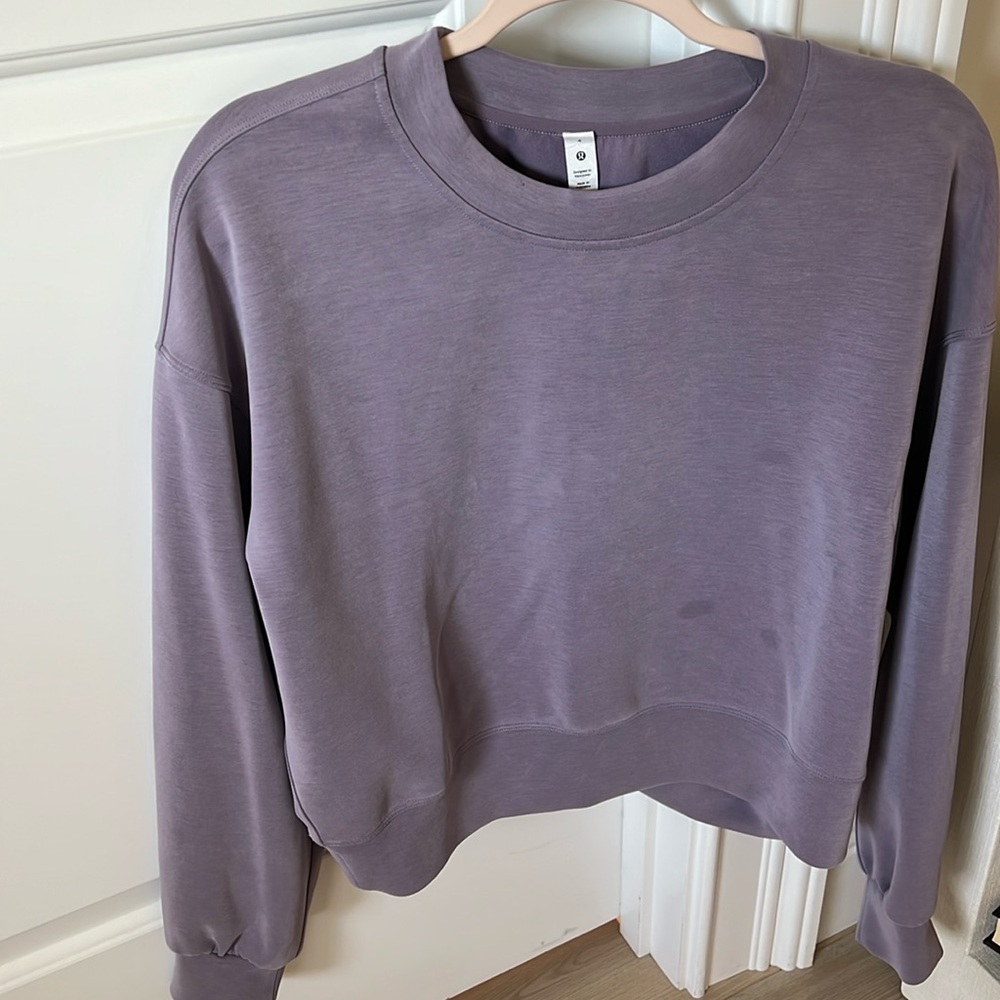 Women’s lululemon softstream perfectly oversized crew size 4.